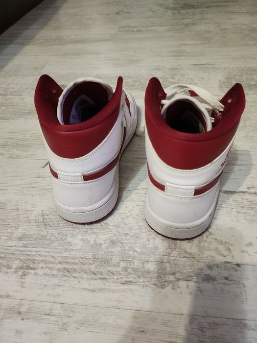 Намалям Nike Air Jordan 1 маратонки