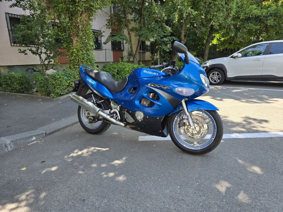 Vand Suzuki GSX 600f