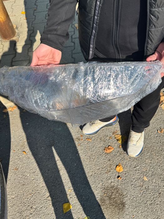 Стъкло за десен фар за Хюндай И30 3та генерация. Нов!