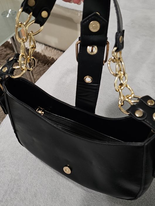 Дамска черна чанта