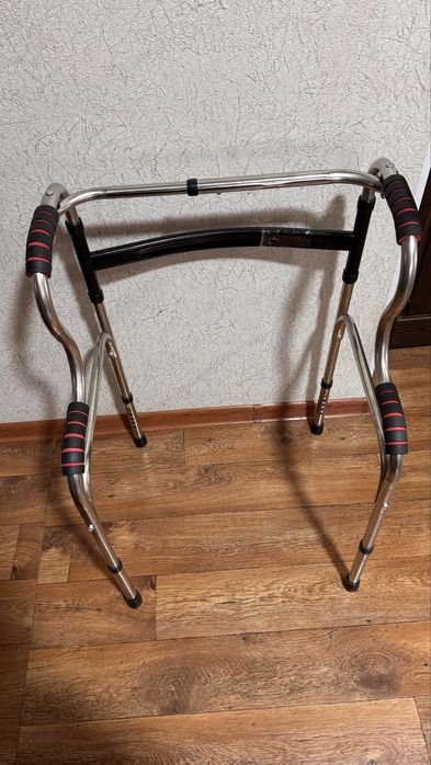 Продам ходунки для взрослых