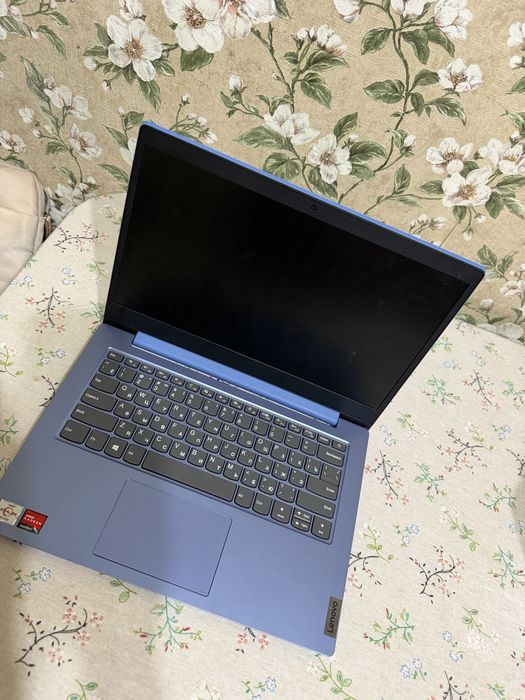 Ноутбук Lenovo i