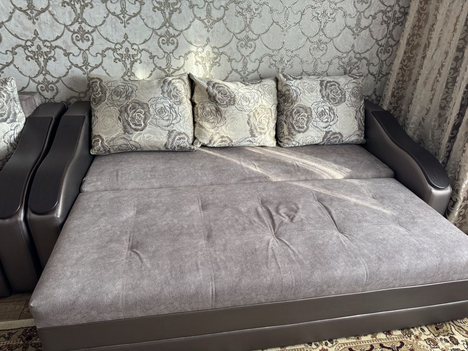 Диван с креслом раздвижные