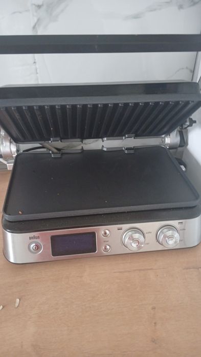 Гриль Braun сталной