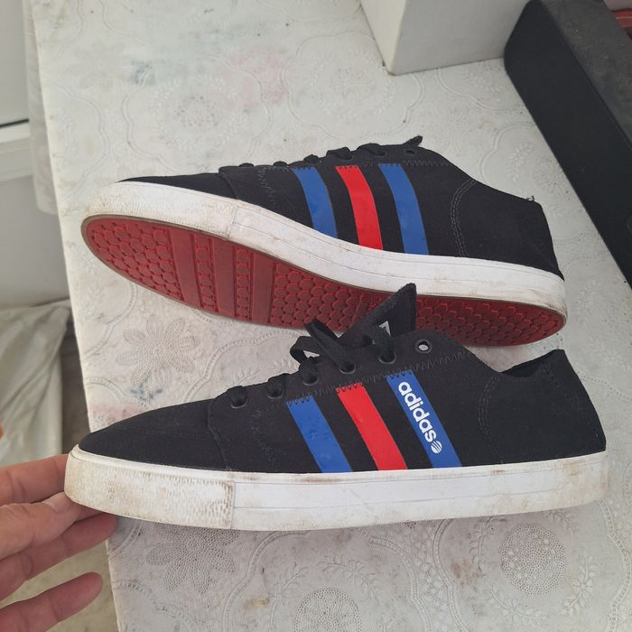 Adidas nr 42, 2/3 stare bună