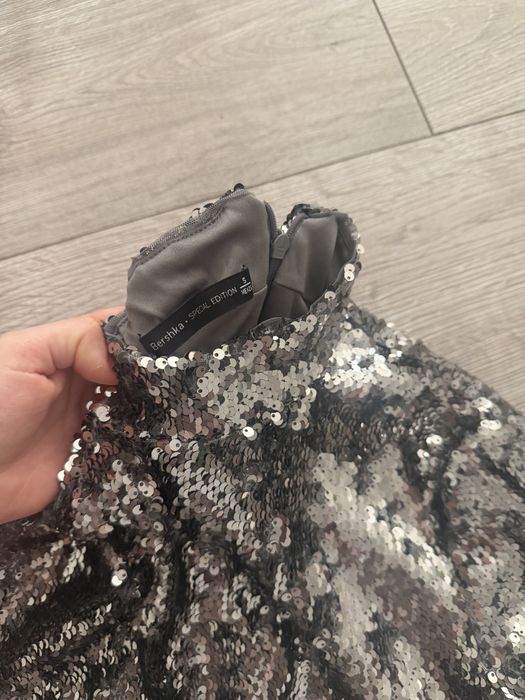Bluza Bershka cu paiete argintii de ocazie