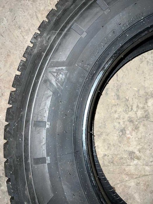 Anvelope De Iarnă BRIDGESTONE Blizzak W810 205/75 R16c 110/108R