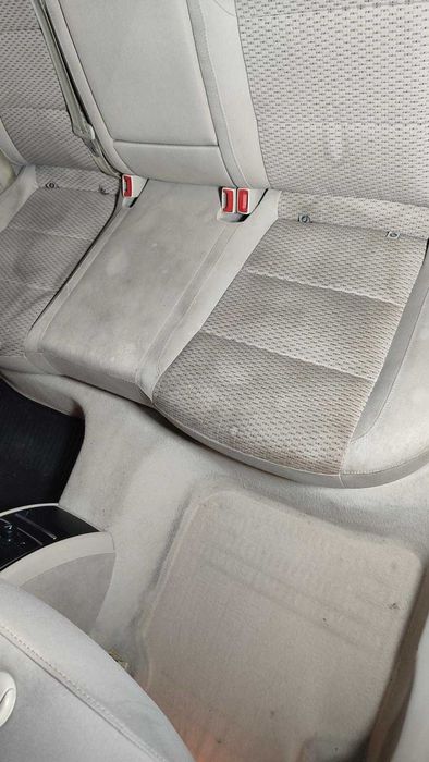 Oferim servicii de curatare tapiterii auto si casnice