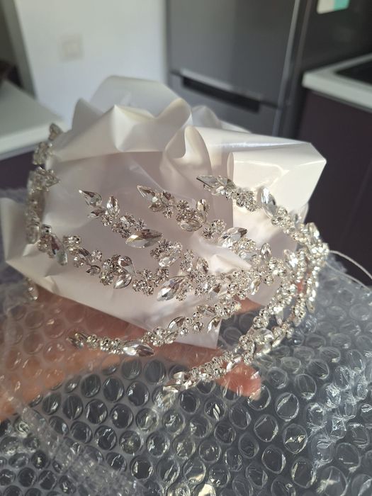 Tiara mireasa din cristale