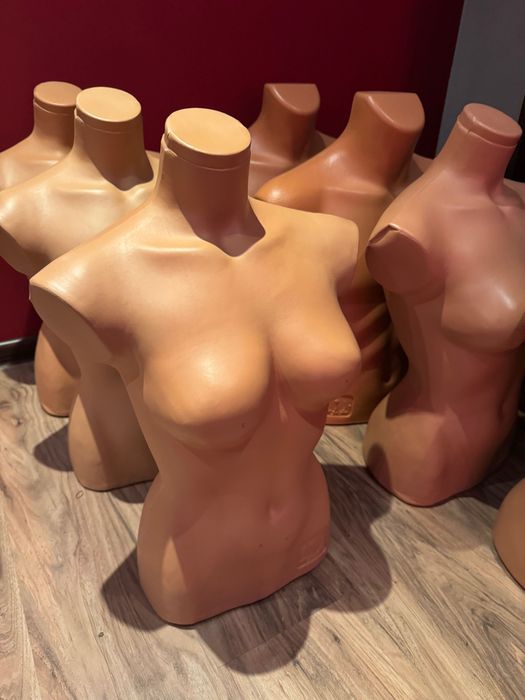 Манекени  всички за 50 евро