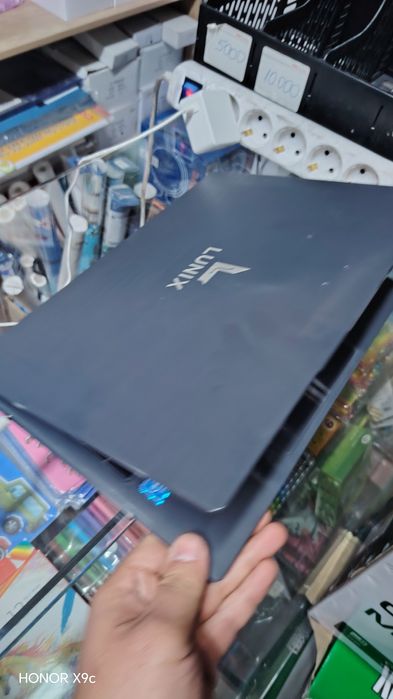 lunix noutbuk  ofisni