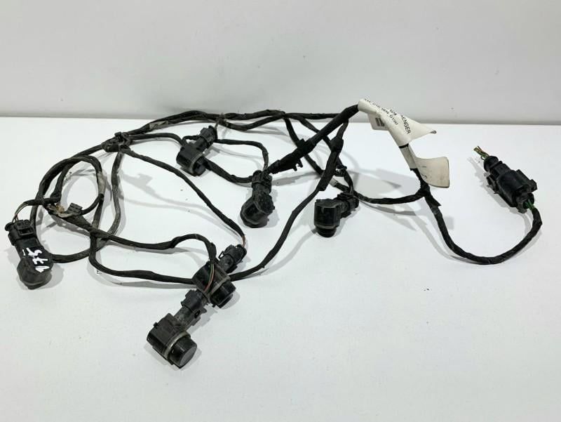 Set senzori parcare cu instalatie fata Volkswagen Tiguan 5N0971095 SUV