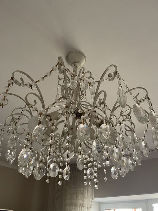 Продаю железную люстру