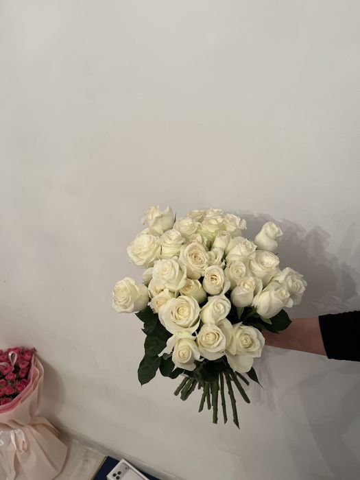 31 штук белые розы