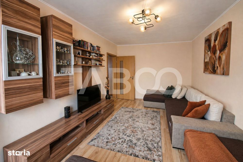 Apartament decomandat de vanzare 3 camere pivnita Vasile Aaron — fotografia 3