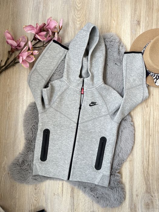 Nike tech два броя детско връхно номерация  137/147 размерМ