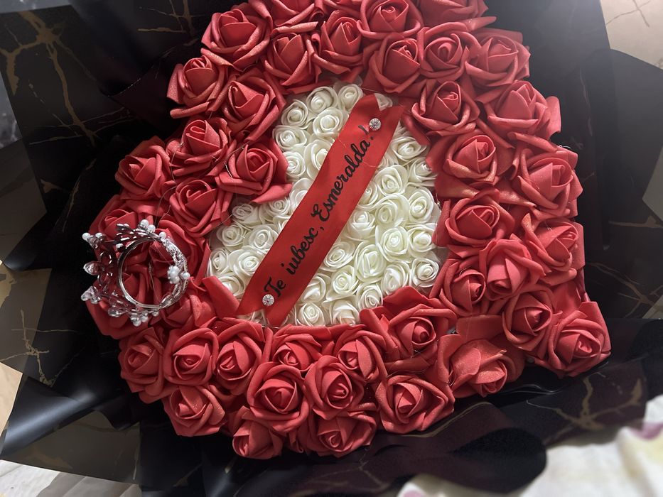 Buchet trandafiri satin