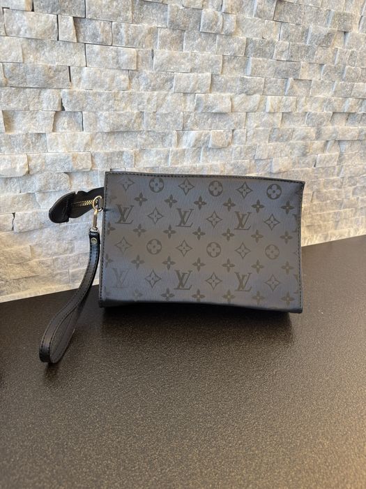 Неустоим модел чанта клъч.