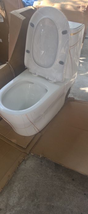 Vas wc ceramica dint- o bucata
