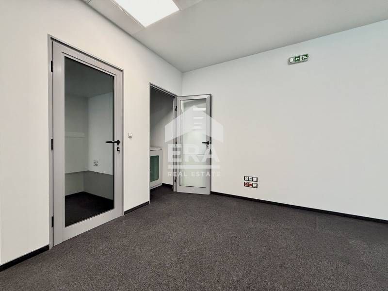 Дава се под наем Офис в София, Лозенец - 206 кв.м за 2268.99 € - Снимка #6
