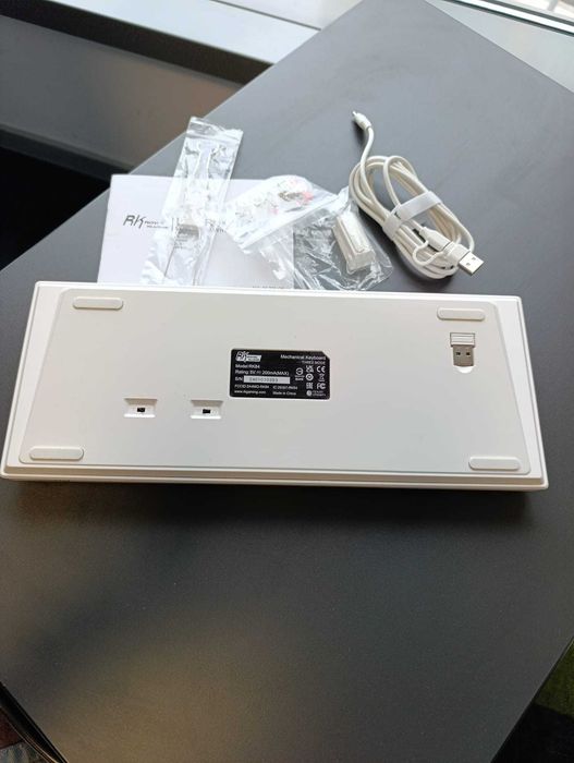 Tastatură mecanică wireless Royal Kludge RK84 RGB – Nouă, nefolosită