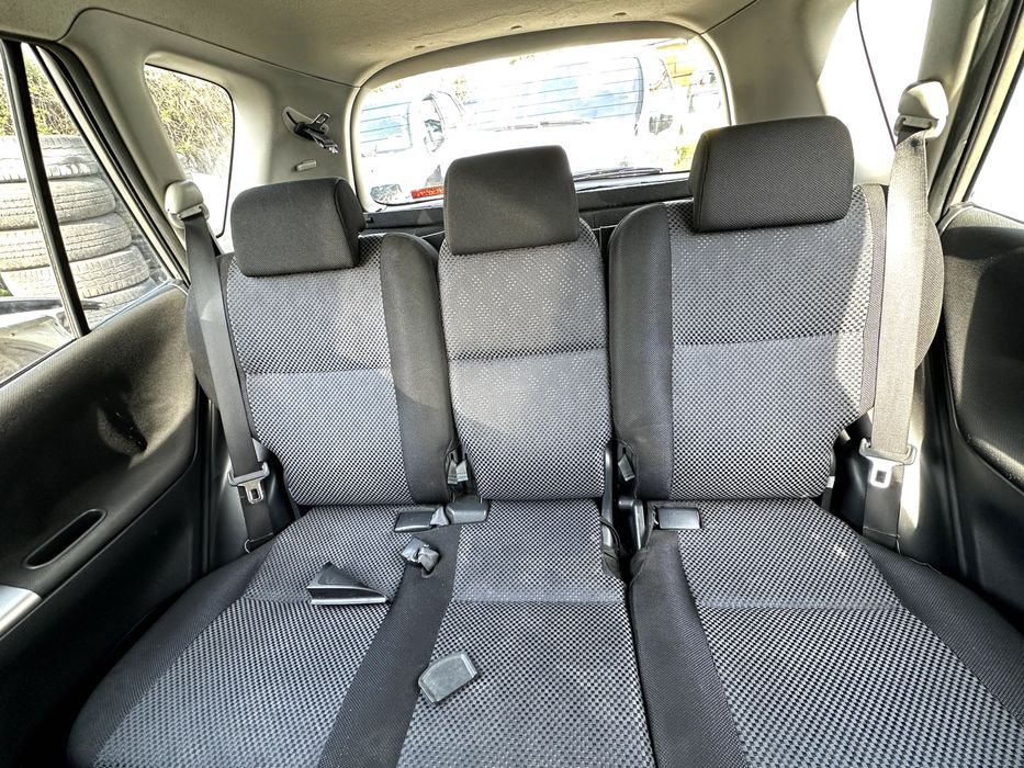 Toyota Corolla Verso  на части