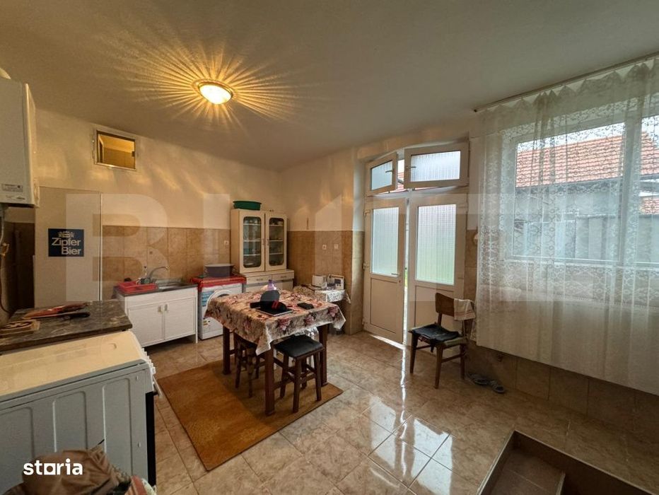 Casa 3 corpuri • Central Geoagiu • 657 mp teren • Garaj & utilit