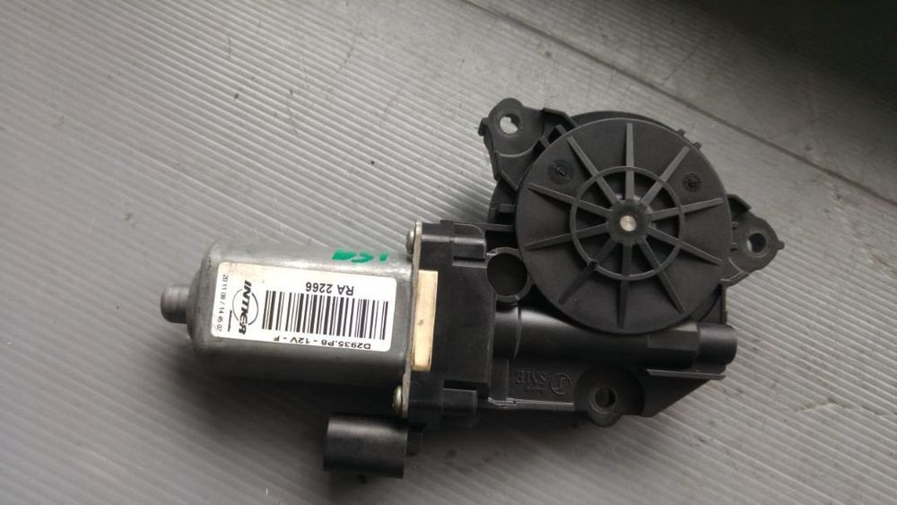 Motoras macara usa dreapta fata alfa romeo 159 d2935p8