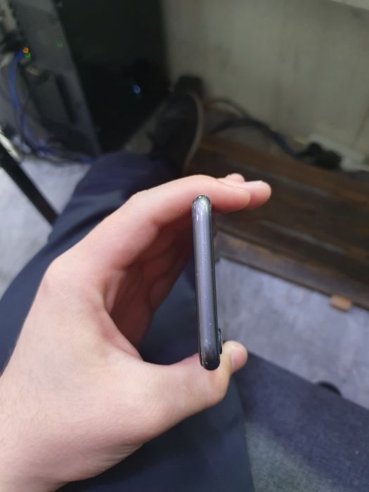 Iphone 8 qora rangda 64gb