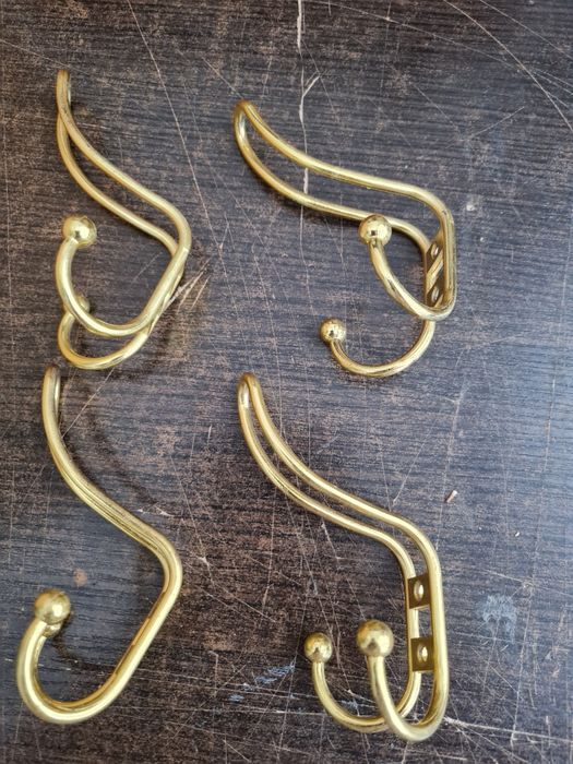 Продаются ключи, вешалки, смеситель, кабель для компьютера