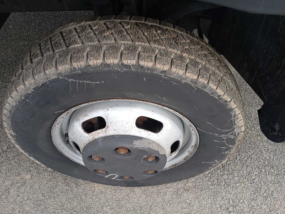 Iveco dayli 35 c 15 cu macara