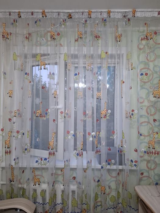 Продам тюль для детской