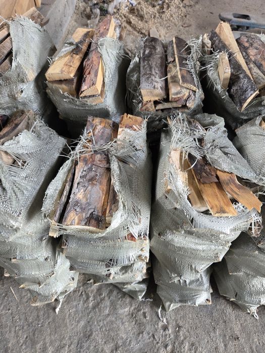 Дрова рубленные в мешках