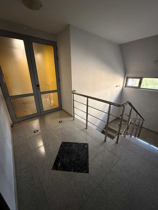 Дава се под наем Офис в София, Младост 2 - 48 кв.м за 713 € - Снимка #5