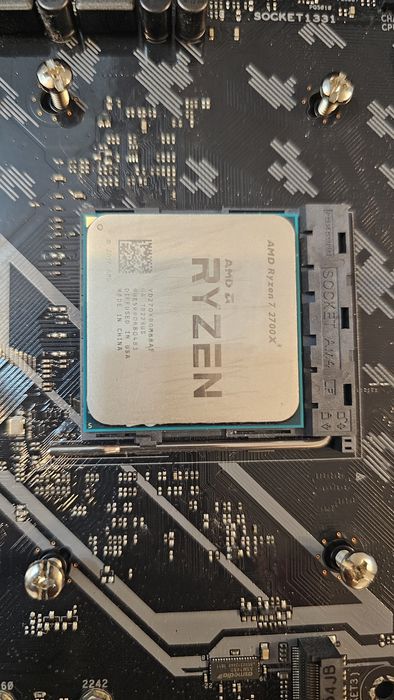 Placa de baza Asus TUF B450 plus gaming & AMD Ryzen 7 2700X + cooler wraith prism RGB