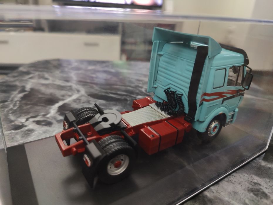 Macheta Mercedes-Benz SK 1838 1:43 ixo
