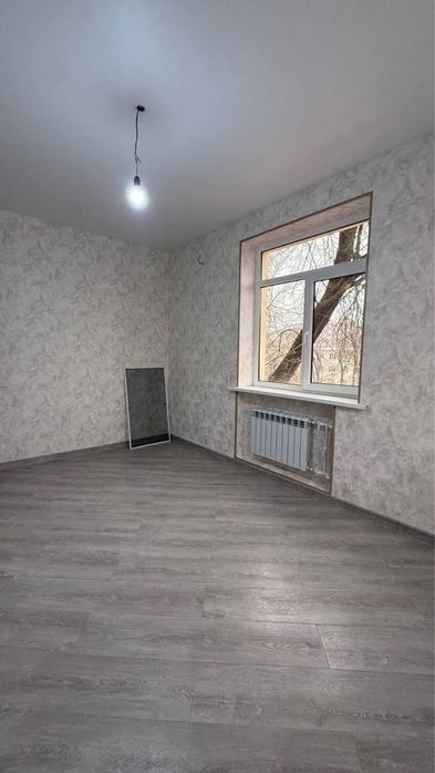 ШРуставели.  2комн/ Сталинка.  3этаж с ремонтом