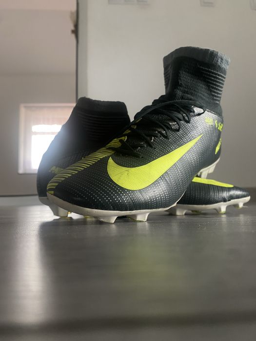 Ghete fotbal nike mercurial