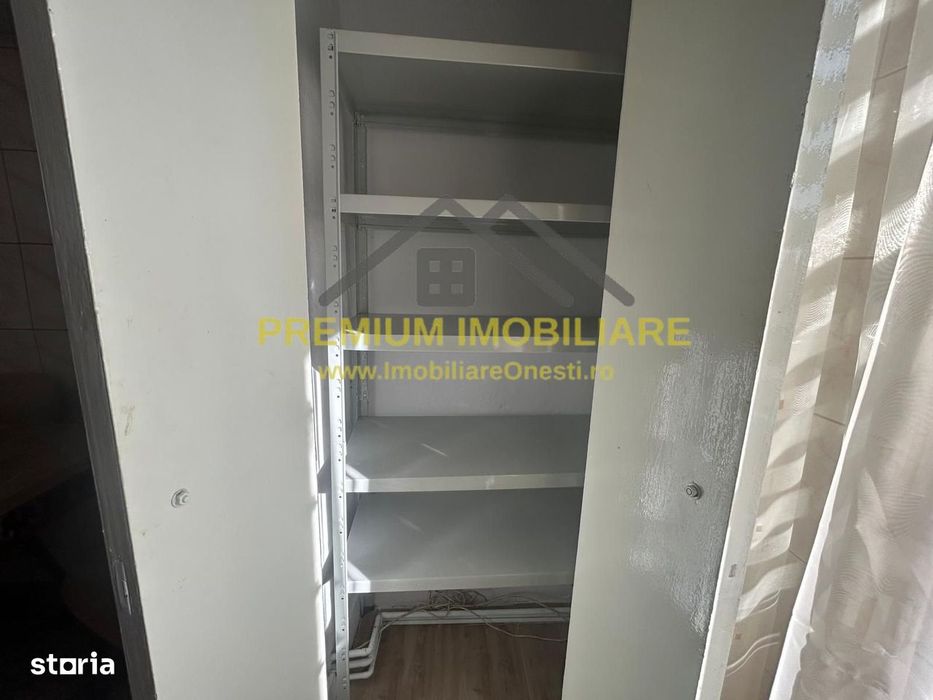 Apartament 2 camere de vânzare zona de jos, Onesti