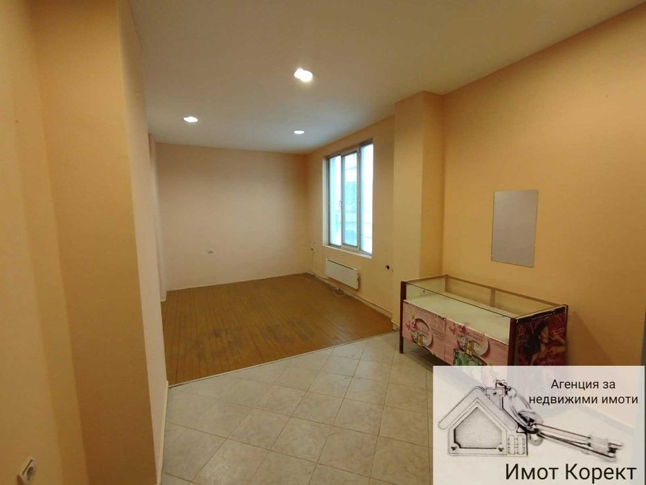Дава се под наем Офис в Асеновград - 30 кв.м за 150 € - Снимка #1