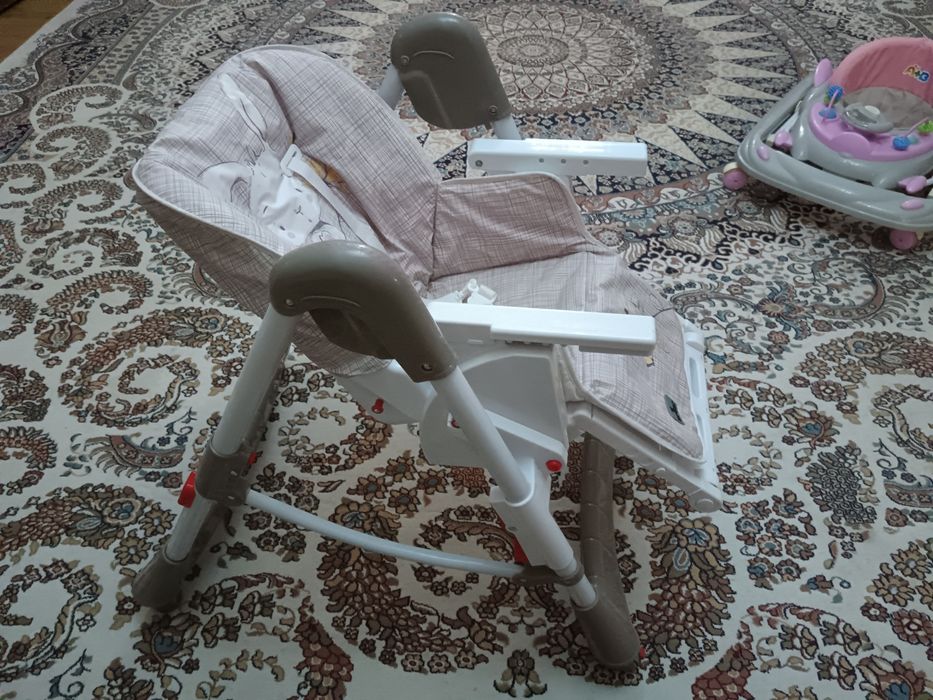 Стол для кормления