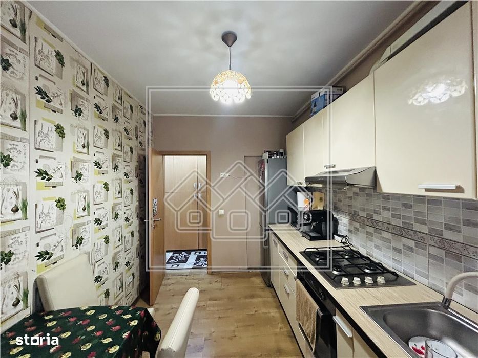 Apartament decomandat, cu 2 camere si balcon - Selimbar