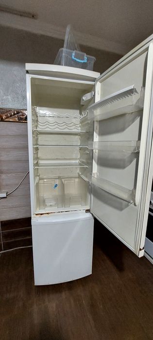 Продам холодильник