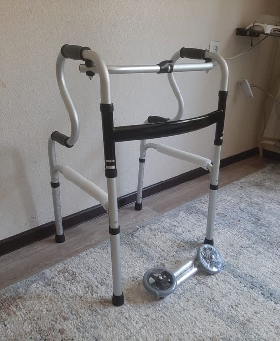 Ходунок + сиденье туалет для взрослых