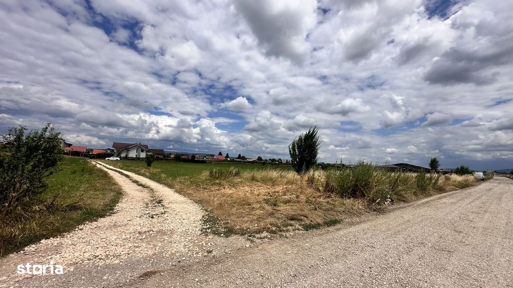 Teren intravilan Harman - strada Aviatorilor -475 mp