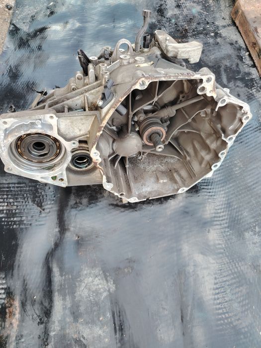 Скоростна кутия за Нисан Х Трейл 1.6 дци 131 к.с. 4х4 / Nissan X Trail