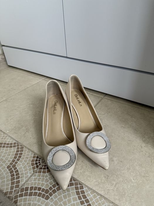 Туфли бежевые  вечернее