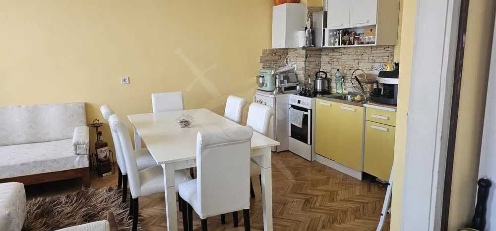 Продава се Четиристаен апартамент в Пловдив, Каменица 1 - 120 кв.м за 1625 €/кв.м - Снимка #1