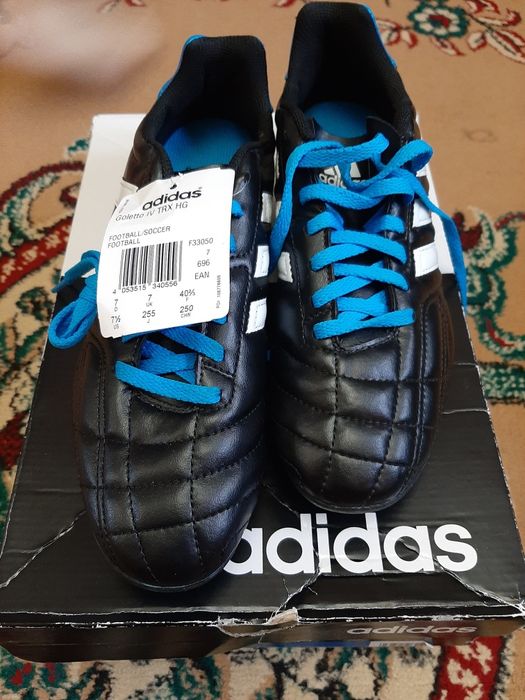 Продам новые бутсы