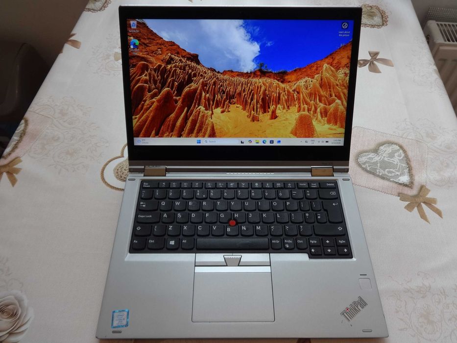 Таблет и Лаптоп 2в1 Lenovo ThinkPad Yoga 370 - 13.3" - i5-7300U 2.6GHz/RAM 16GB DDR4/SSD 256GB/Windows 11 Pro